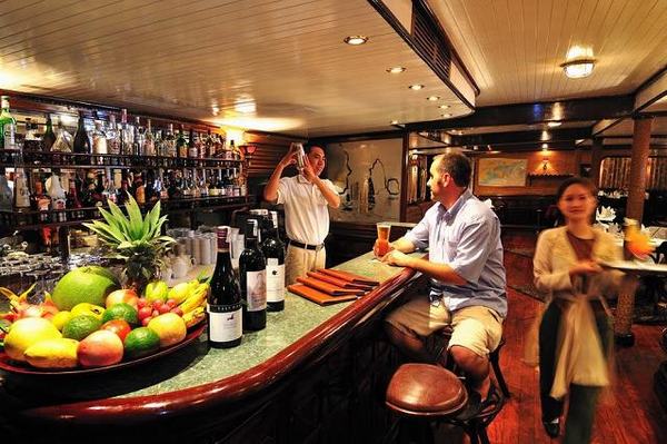 Du thuyền Emeraude 37 cabin